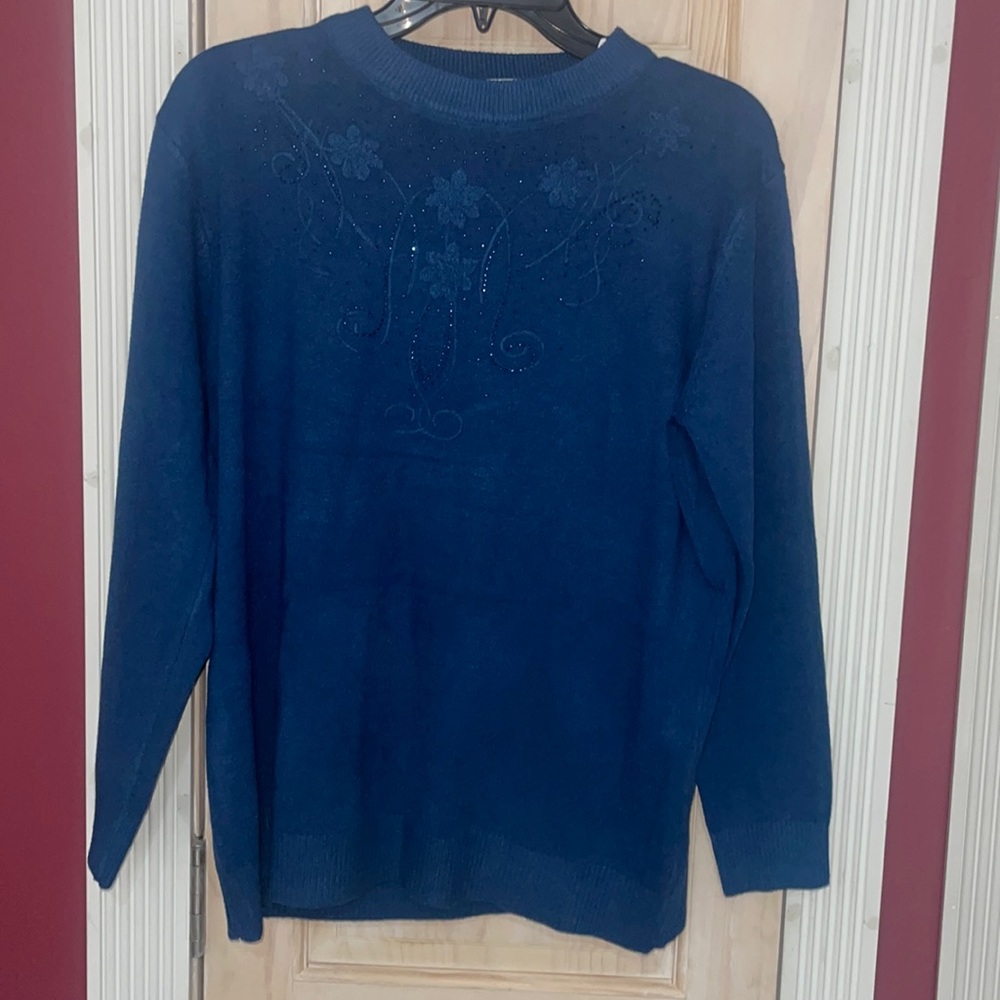 Crew neck holiday sweater